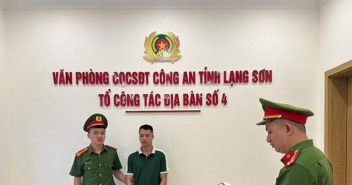 Khởi tố 5 đối tượng gây rối, dùng hung khí đánh nhau tại quán karaoke