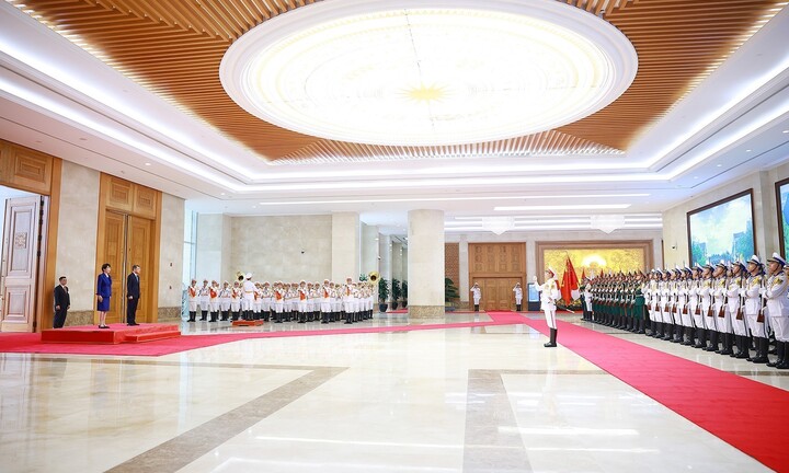 Thủ tướng Lê Minh Hưng chủ trì lễ đón Thủ tướng Nhật Bản