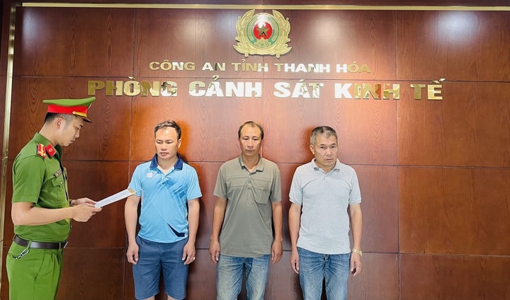 Khởi tố 3 người đàn ông ở Thanh Hóa khai thác trộm 3.500m3 đất để bán