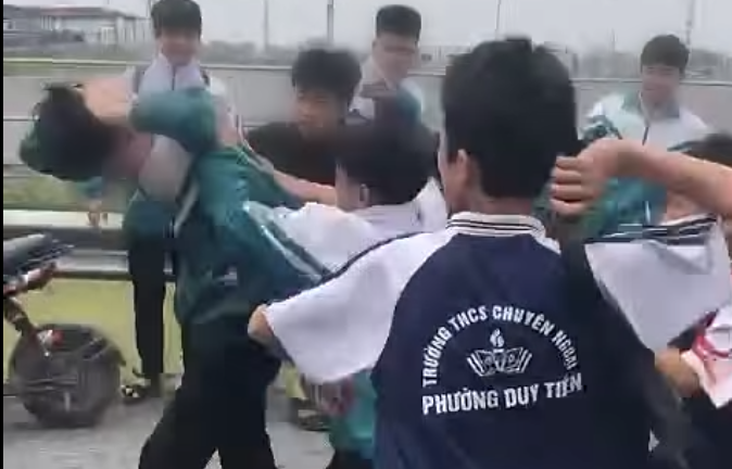 Công an Ninh Bình thông tin vụ nam sinh lớp 9 bị nhóm lớp 7 đánh hội đồng