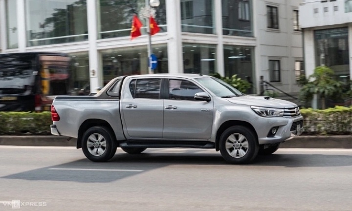 Thông tin xe bán tải bị “xếp lại” vào nhóm ô tô tải: Bộ Xây dựng nói gì?