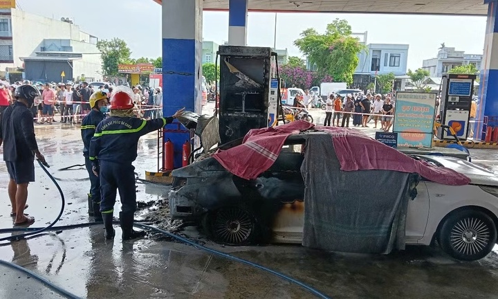 Hé lộ nguyên nhân 2 người tử vong trong vụ cháy ô tô ở Đà Nẵng