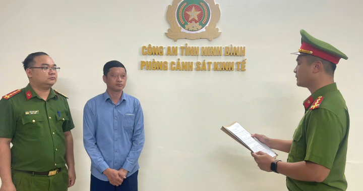Khởi tố nguyên cán bộ xã ở Ninh Bình chiếm đoạt tiền từ thiện hỗ trợ thiên tai của người dân