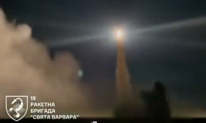 Tổng thống Zelensky công bố video Ukraine phóng tên lửa bay hơn 1.500 km tấn công sâu vào lãnh thổ Nga