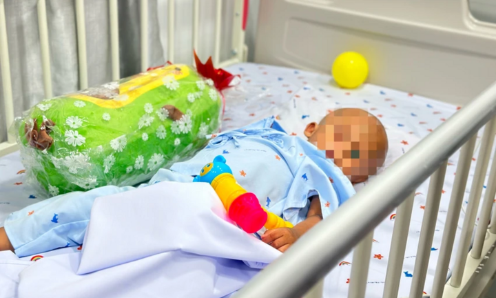 Giám đốc Bệnh viện Nhi đồng 1 chia sẻ điều đau lòng về bé trai 2 tuổi bị mẹ ruột và nhân tình bạo hành