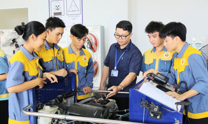 Bộ GD&ĐT ban hành chuẩn mới cho cơ sở giáo dục nghề nghiệp, yêu cầu tỷ lệ có việc làm từ 70%