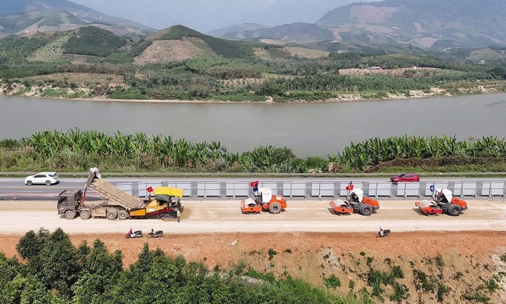 Toàn cảnh đại công trường mở rộng cao tốc Nội Bài – Lào Cai gần 7.700 tỷ đồng