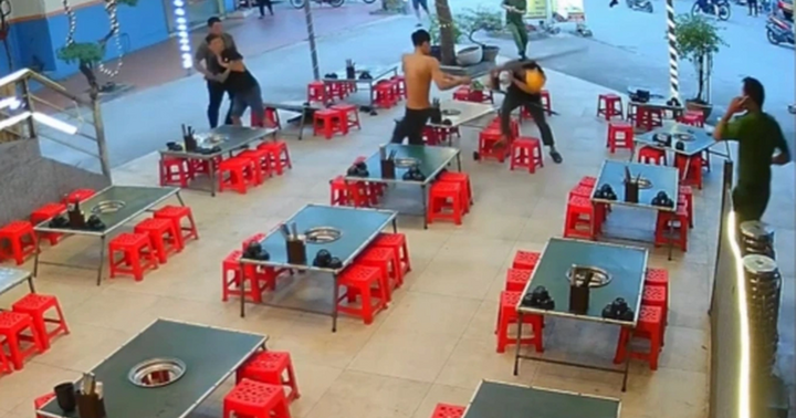 Khống chế đối tượng dùng hung khí đuổi đánh người dân ở Bắc Ninh