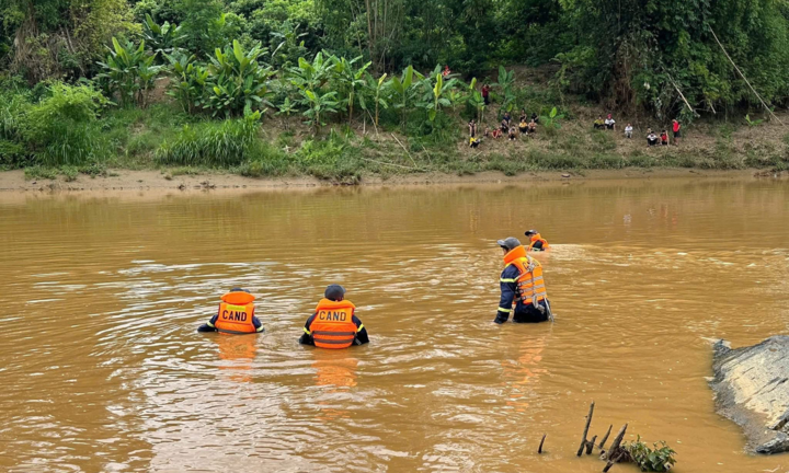 Đuối nước thương tâm trên sông Mã, một người tử vong, một người mất tích