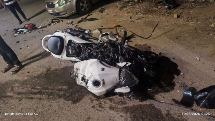 Xe máy lao tốc độ 140 km/h tông ô tô đang quay đầu, 5 người thiệt mạng