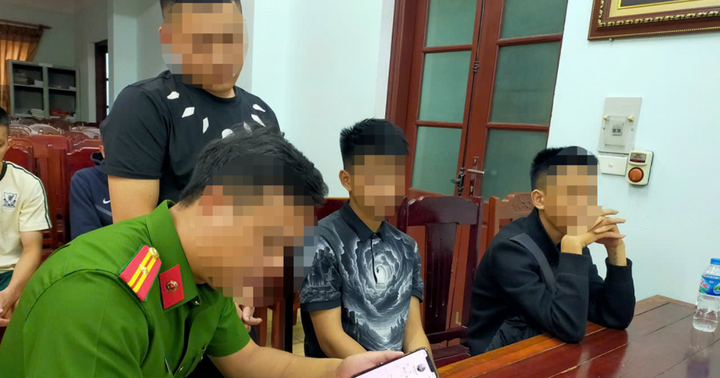 Xử lý nhóm thanh thiếu niên mang kiếm, súng bi “diễu phố” để quay clip câu view