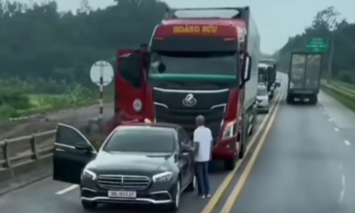 Tài xế Mercedes khai nguyên nhân chặn đầu xe container giữa cao tốc