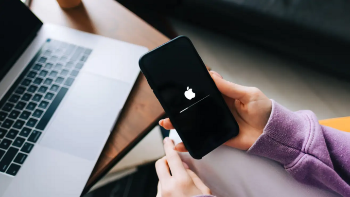 iPhone đối mặt nguy cơ tấn công mạng, Apple tung bản vá khẩn iOS 26.5