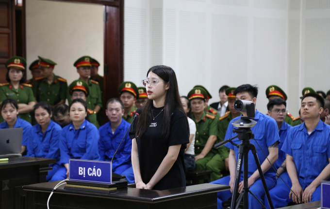 Clip: Cô gái trẻ khai về mối quan hệ với 