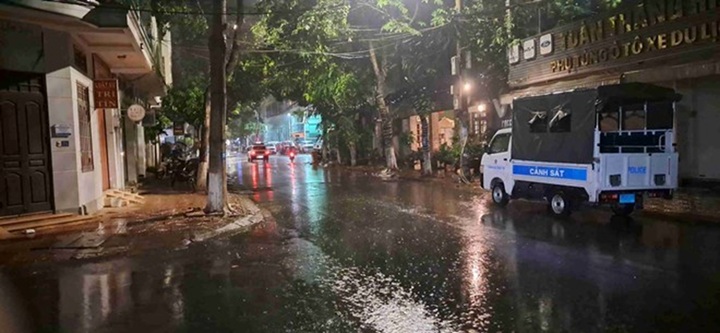 Tiết lộ bất ngờ về người đàn ông mang dao cố thủ gần 2 ngày trong quán cà phê ở Đắk Lắk
