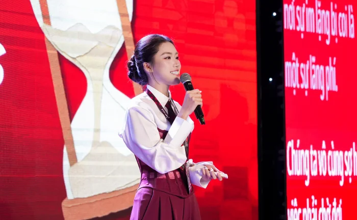 Hoa hậu Phương Oanh kể chuyện thi  trượt liên tiếp trước khi đạt điểm IELTS 7.5 
