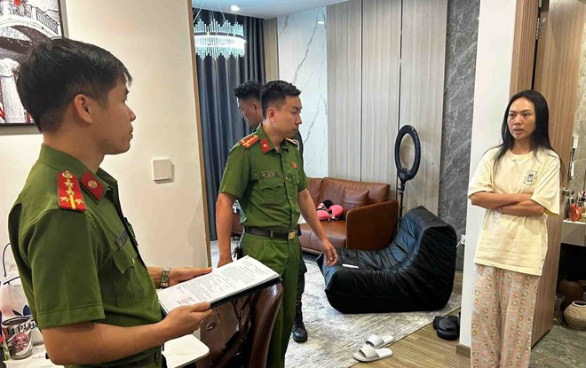 Tin pháp luật nổi bật 24h qua: Khởi tố đối tượng lừa đảo chiếm đoạt tài sản qua mạng xã hội