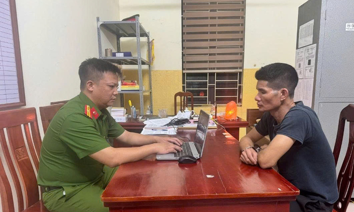 Hưng Yên: Phát hiện đối tượng mang theo ma túy đá đi trên đê