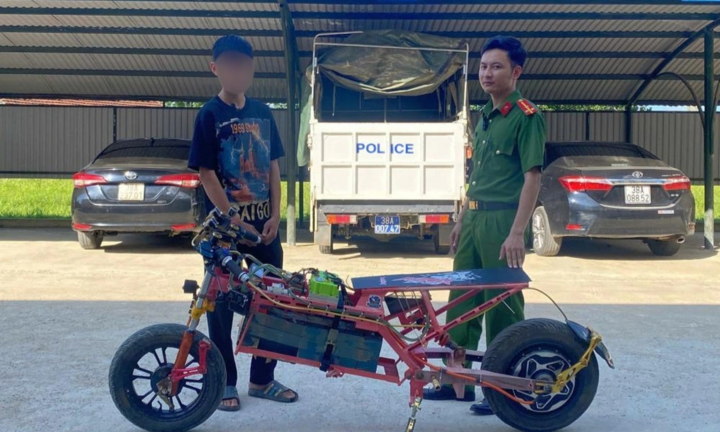 Học sinh lớp 9 ở Hà Tĩnh đặt mua linh kiện qua mạng để tự chế 