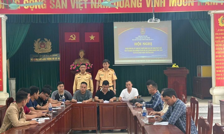 CSGT Hà Nội tăng cường tuyên truyền, ký cam kết với các đơn vị vận tải hàng hóa