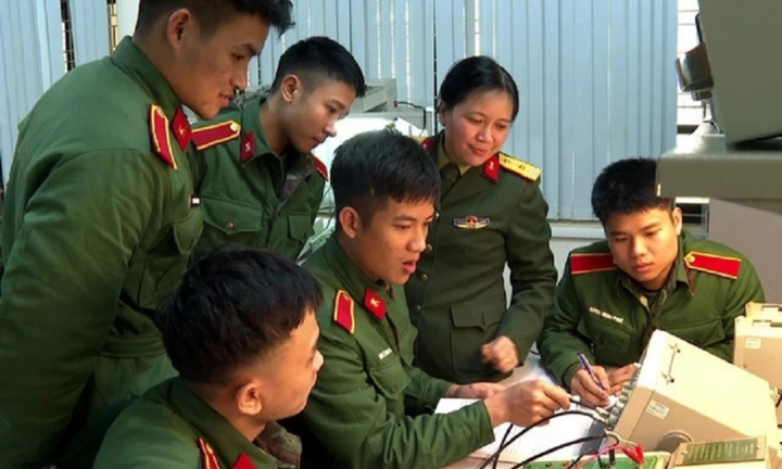 Bộ Quốc phòng thông tin chi tiết trường hợp sinh viên tốt nghiệp xuất sắc vào quân đội có thể được phong thượng úy