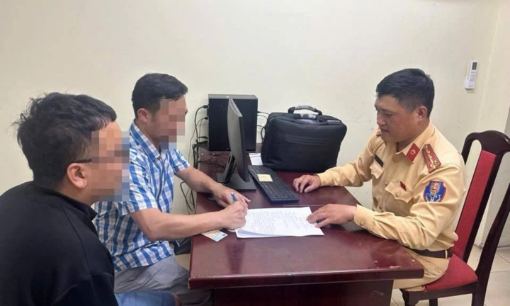 Vụ người đàn ông hỏi CSGT 