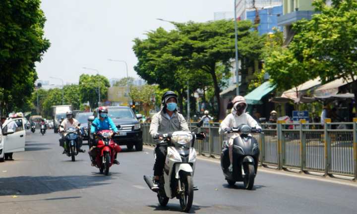 Dự báo thời tiết ngày 2/6: Hà Nội nắng gắt trên 37 độ C, TPHCM có nơi mưa to kèm dông lốc ngày thứ 2 thí sinh làm bài thi vào lớp 10