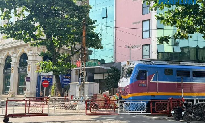 Hà Nội: Xử lý 170 trường hợp vi phạm trật tự, an toàn giao thông đường sắt