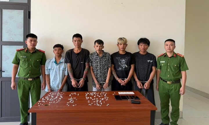 Ninh Bình: Bắt giữ nhóm đối tượng mua bán trái phép ma túy, thu giữ hơn 200 gói heroin