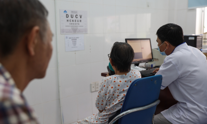 Đề xuất người từ 75 tuổi được hưởng 100% bảo hiểm y tế, tài xế công nghệ đóng BHXH bắt buộc