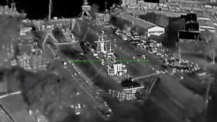 Ukraine tung clip tuyên bố phóng UAV đốt cháy tàu chiến quan trọng của Nga 