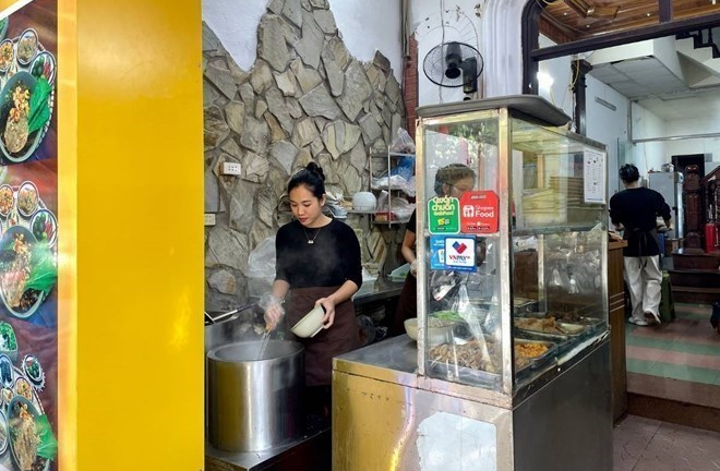 Tin thị trường 24h: Hộ kinh doanh nào sẽ phải kê khai thuế trước 31/7?