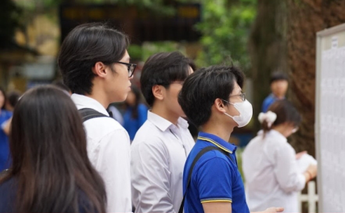 Kỳ thi tốt nghiệp THPT 2026: Công an Hà Nội lưu ý đặc biệt với trang phục của thí sinh