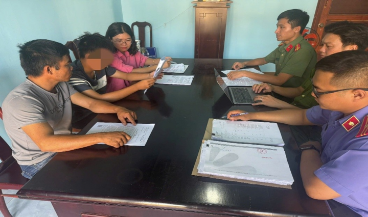 Khởi tố nam sinh lớp 10 bán 20 triệu dữ liệu cá nhân