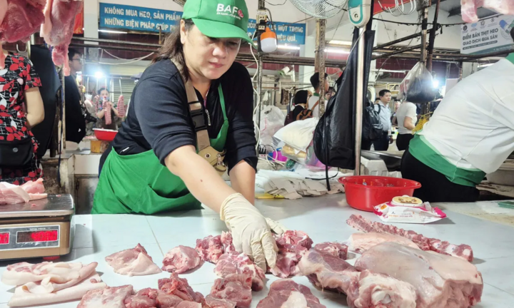Tin thị trường 24h: Lần đầu tiên thịt heo 