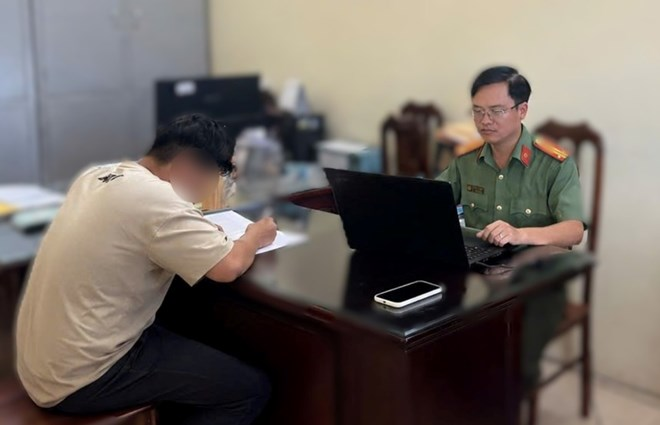 Chia sẻ livestream đánh bạc, thiếu niên 16 tuổi bị công an xử lý: Hé lộ về khoản tiền 