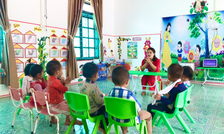 Giáo viên mầm non nghỉ hưu sớm 5 tuổi có được hưởng chế độ tinh giản biên chế?