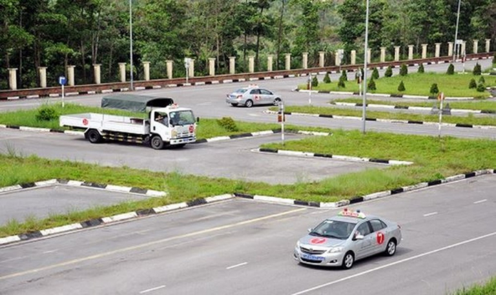Đề xuất bỏ phần sát hạch lái xe mô phỏng từ 1/7, đánh giá thực chất kỹ năng tài xế