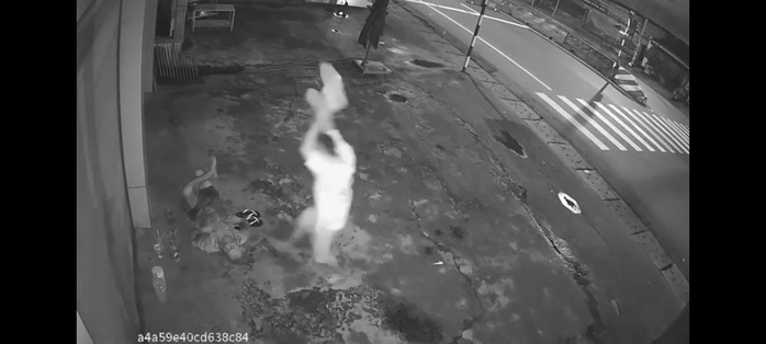 Xác minh vụ nam thanh niên dùng đá đập đầu, cướp tài sản của ông lão bán vé số