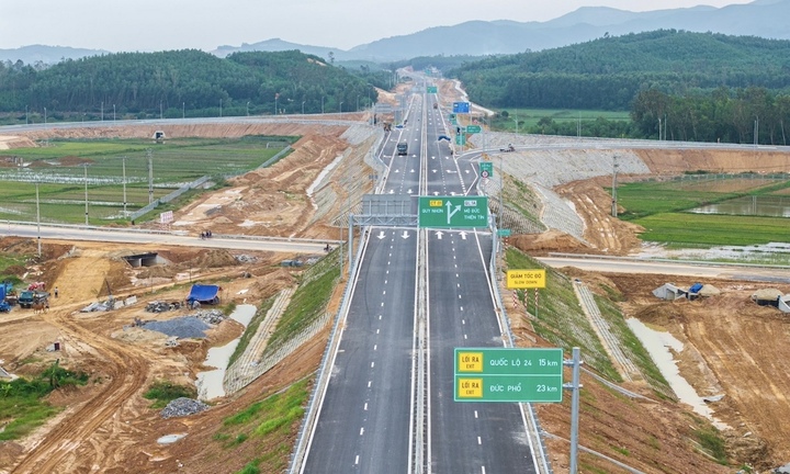 Chi tiết mức phí trên 13 dự án cao tốc do Nhà nước đầu tư