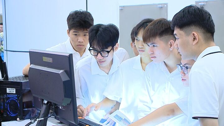 Bộ GD&ĐT: Siết chặt quản lý giáo dục ngoài giờ chính khóa, hiệu trưởng chịu trách nhiệm toàn diện