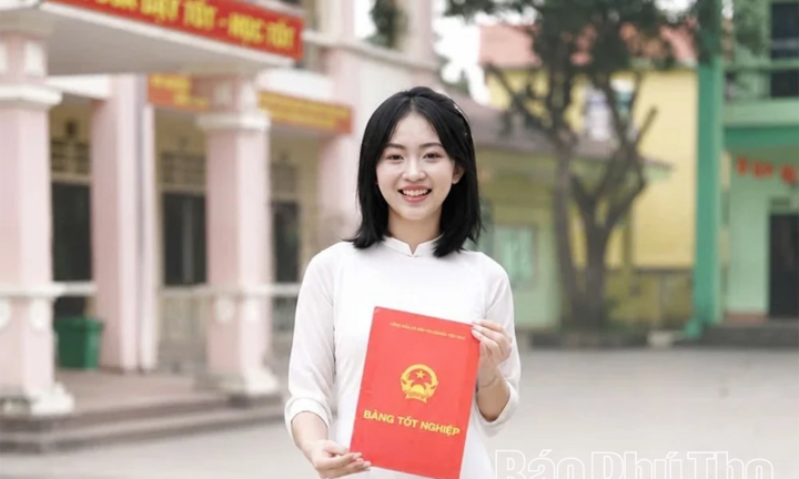 Nữ sinh duy nhất đạt điểm 10 môn Toán toàn tỉnh Phú Thọ: Từ chối trường chuyên để ở gần bố mẹ