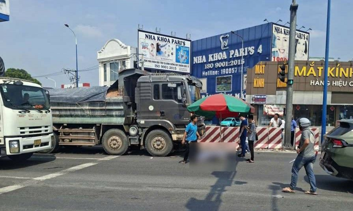 Tin tức giao thông 24h: Hiện trường thương tâm vụ tai nạn giữa xe máy và xe tải khiến người đàn ông tử vong