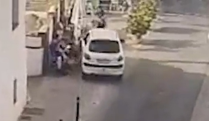 Camera ghi lại khoảnh khắc nữ tài xế lái ô tô đâm vào quán bar, 7 người bị thương, trong đó có 2 trẻ em