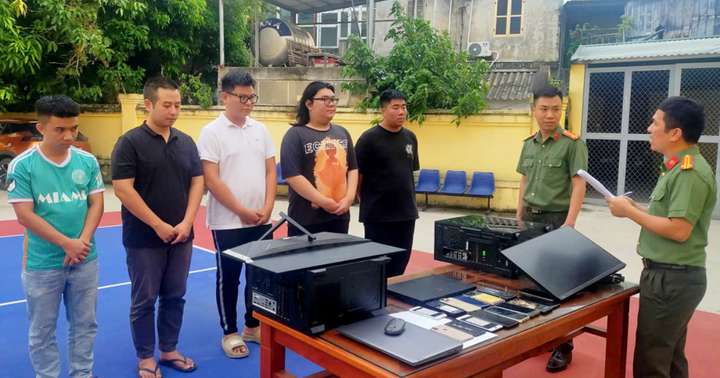  Triệt phá đường dây dùng công cụ vượt sinh trắc học, mua bán hơn 1.000 tài khoản ngân hàng