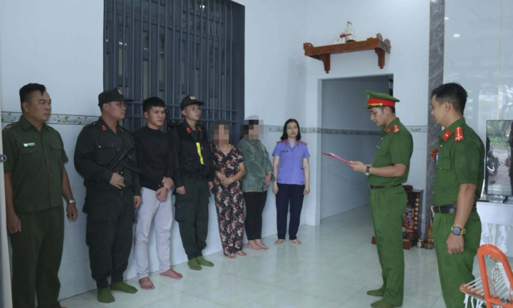 Khởi tố 7 đối tượng 