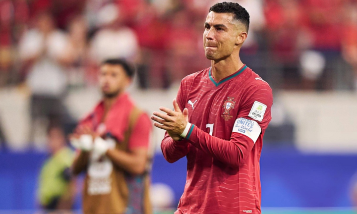 Ronaldo khóc tiếc nuối khi Bồ Đào Nha bị loại khỏi World Cup 2026