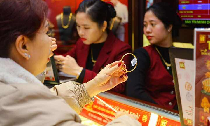 Giá vàng ngày 10/7: Giá vàng bật tăng mạnh sau một