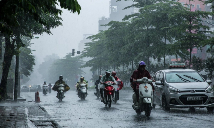 Dự báo thời tiết ngày 11/7: Hà Nội tăng nhiệt, mưa dông ở nhiều nơi, không khí dịu mát