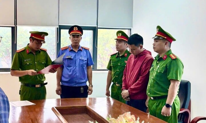 Tin pháp luật nổi bật 24h qua: Nhân viên ngân hàng lừa đảo chiếm đoạt hơn 29 tỷ đồng bị bắt